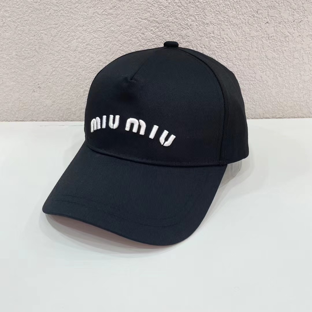 NO:199961,Running volume Miu~New baseball cap has a super design sense, refreshing!  The head shape is very good, it can be modified with various head shapes, and it is versatile!  Hat fisherman hat baseball hat knit hat, hat, miumiu, espadrilles, hats19860909跑量 Miu～新款棒球帽 设计感超强,让人耳目一新！ 头型非常好,可以修饰各种头型,实力百搭款！帽子渔夫帽棒球帽针织帽,帽子,miumiu,espadrilles,hats,hat