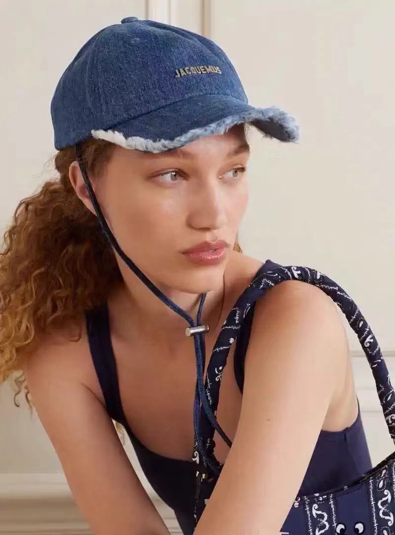 NO:199976,Running volume jacuoemus new style washing old denim baseball cap newly launched washing buffalo series, casual and versatile wardrobe matching artifact hat fisherman hat baseball cap knit hat, hat, espadrilles, hats19860909跑量 jacuoemus新款 水洗做旧牛仔布棒球帽 新推出洗水牛仔系列,休闲百搭 衣橱搭配神器帽子渔夫帽棒球帽针织帽,帽子,espadrilles,hats,hat