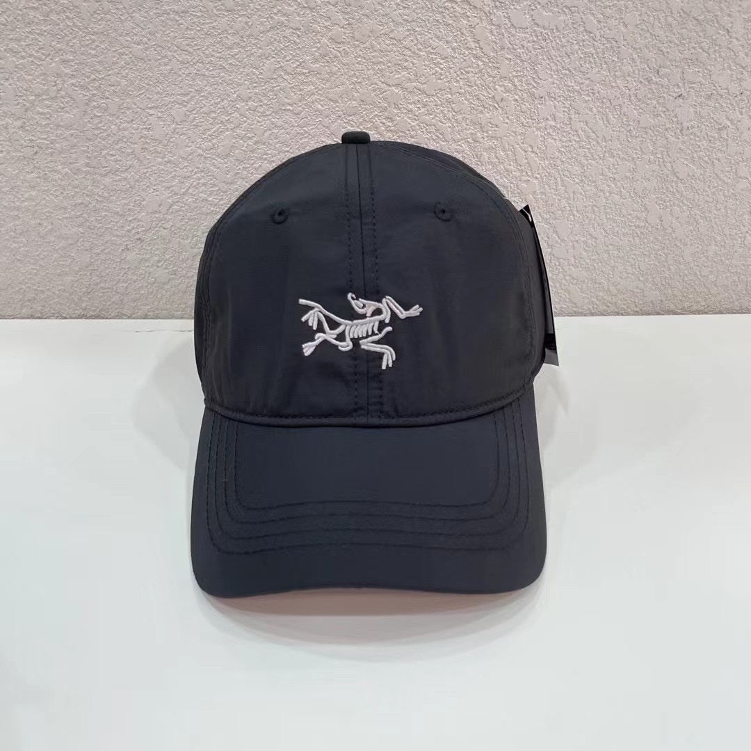NO:200437,Running volume: Archaeopteryx's new quick-dry baseball cap. The quick-drying hat is simply a must-have for hiking!  I don’t have to stuff my head, sweating quickly, and the concave shape is also very useful!  Hat Fisherman Hat Baseball Hat Knitted Hats, Hats Arc'teryx, espadrilles, hats19860909跑量 始祖鸟新款速干棒球帽 速干帽简直是徒步必备的东西啊！ 不闷头,出汗很快就干了,凹造型也很好用的！帽子渔夫帽棒球帽针织帽,帽子arc'teryx,espadrilles,hats,hat