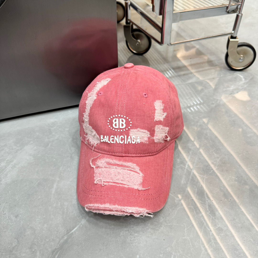 NO:200825,Running volume Balenciaga's latest baseball cap is very good to match, the lazy style is displayed in minutes, the face is bare-faced and the color combination is super tasteful. It's so recommended, whoever wears it looks good!  !  !  Hat fisherman hat baseball hat knit hat, hat, balenciaga, espadrilles,hats19860909跑量 巴黎世家最新款棒球帽 款式很好搭配,慵懒风分分钟展现,素颜显脸小拼色超有品味 太推荐了,谁戴谁好看！！！帽子渔夫帽棒球帽针织帽,帽子,balenciaga,espadrilles,hats,hat