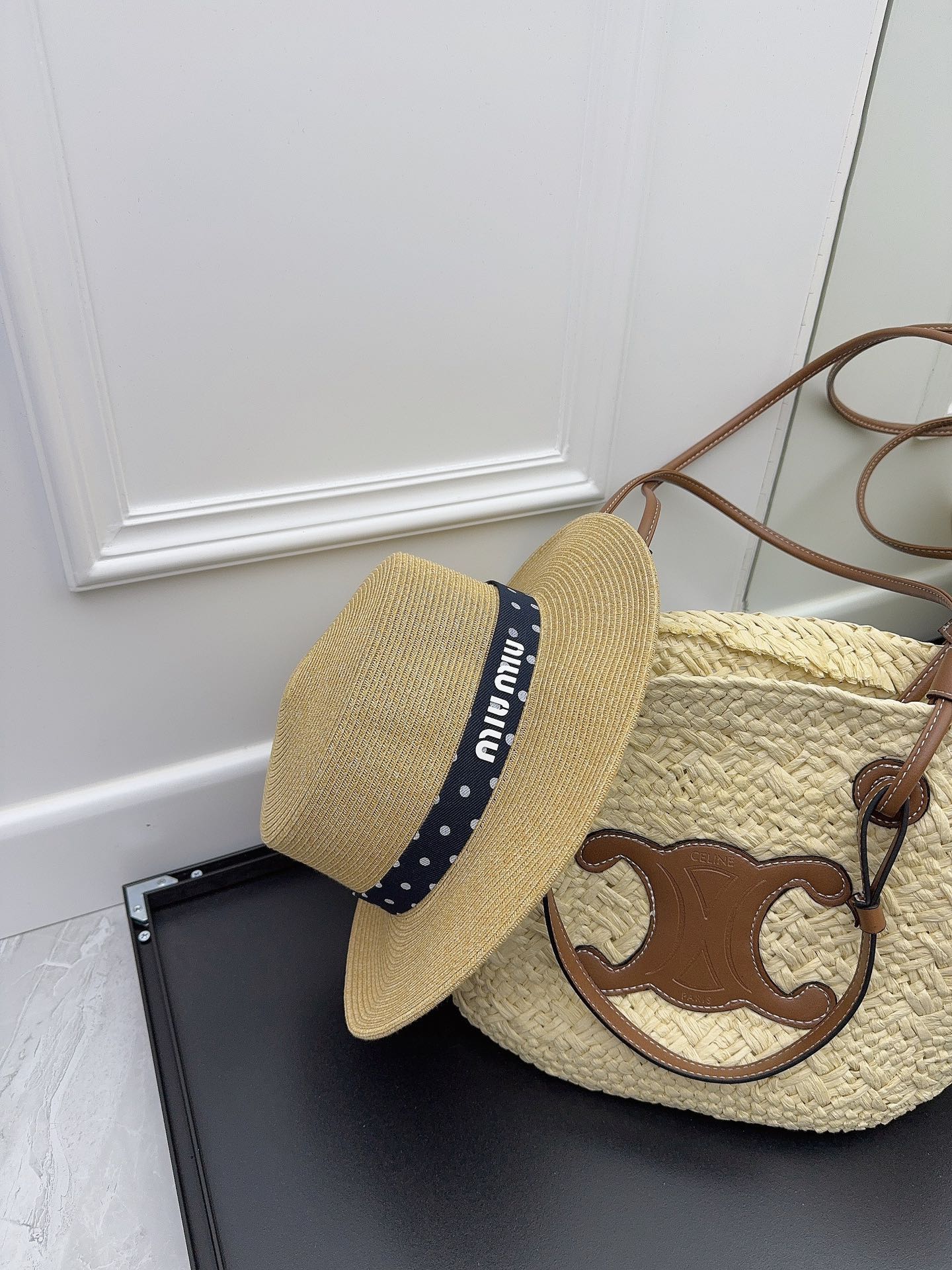 NO:200856,Running volume Miu~The new flat-top straw hat highlights the design and elegant temperament. It is paired with polka dot design embellishments to perfectly present the temperament of a little woman. It looks good and uses high-quality braids. The top effect is simply beautiful. [Wow] Hat Fisherman's hat Baseball hat Knitted hat, hat, miumiu, espadrilles, hats19860909跑量 Miu～新款平顶草帽凸显设计感和优雅气质 搭配波点设计点缀,将小女人气质完美呈现 好看的同时面料也是采用高定细辫子,上头效果简直美fufu[哇]帽子渔夫帽棒球帽针织帽,帽子,miumiu,espadrilles,hats,hat