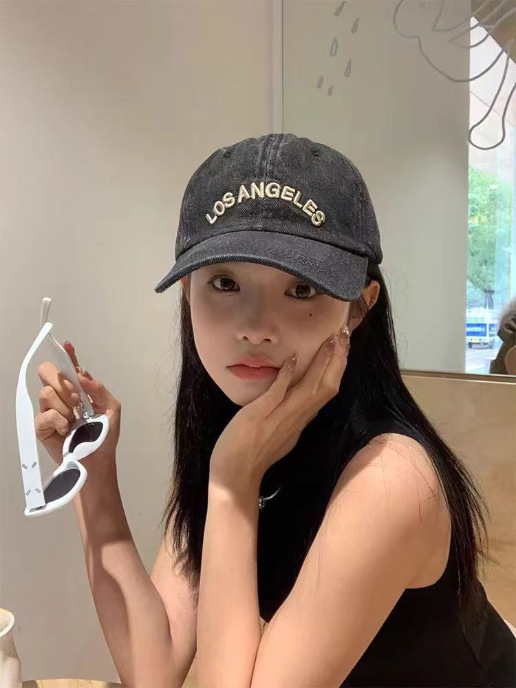 NO:200823,The latest trendy brand denim baseball hat style is very good to match, the lazy style is displayed in minutes, the face is bare-faced and the color combination is super tasteful. It is so recommended, whoever wears it looks good!  !  !  Hat fisherman hat baseball hat knit hat, hat, espadrilles,hats19860909跑量 潮牌最新款牛仔棒球帽 款式很好搭配,慵懒风分分钟展现,素颜显脸小拼色超有品味 太推荐了,谁戴谁好看！！！帽子渔夫帽棒球帽针织帽,帽子,espadrilles,hats,hat