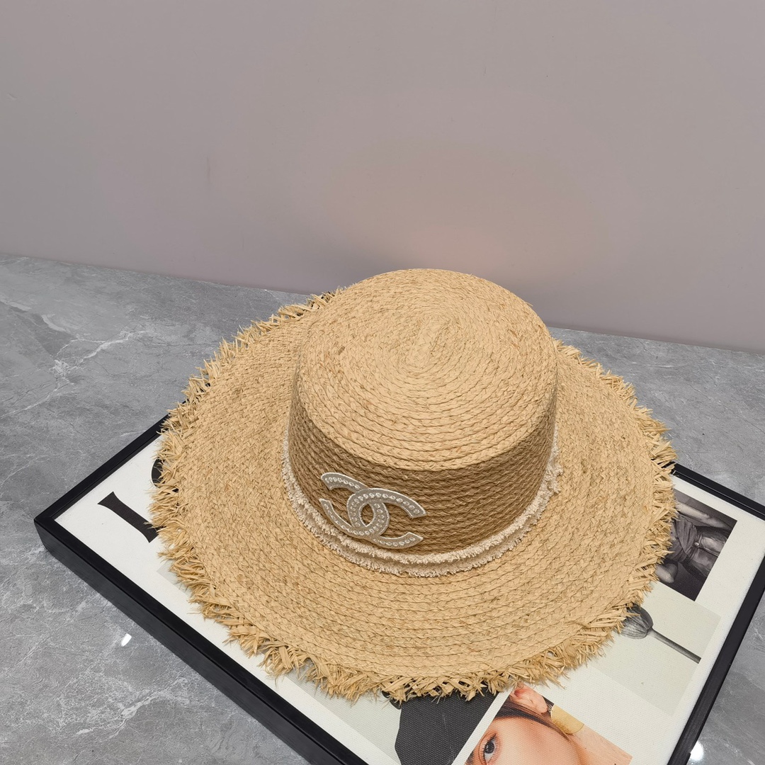 NO:200881,Running volume: Xiaoxiang’s versatile Rafi straw hat!  Breasted design, full of summer atmosphere, get on the beach, wear it directly, fisherman's hat, baseball hat, knit hat, hat, espadrilles, hats19860909跑量 小香巨百搭的拉菲草帽！ 毛边设计 夏季氛围感十足 海边约起 直接戴上它帽子渔夫帽棒球帽针织帽,帽子,espadrilles,hats,hat