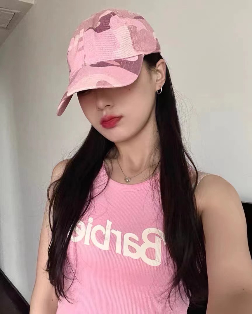 NO:200858,Limited-time Miu~/Pink camouflage fisherman hat At first glance, it is attracted to the fresh and sweet color scheme. The depth in the hat is very enough, so it makes you look small. A hat hat that is indispensable for the sunny beach, fisherman hat baseball hat knit hat, hat, miumiu, espadrilles, hats19860909限量限量Miu～/粉色迷彩渔夫帽 一眼就被吸引住清新有甜味的配色 帽里深度很够 所以好显脸小 阳光海滩少不了的一款帽子帽子渔夫帽棒球帽针织帽,帽子,miumiu,espadrilles,hats,hat