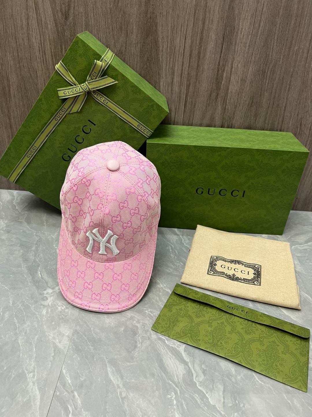 NO:201227,Running volume NY (New York) baseball cap, the latest counter model, NY embroidery, simple and atmospheric!  1:1 mold customization, original breathable canvas   top cowhide, the details are perfect, original quality, exclusive physical shot, suitable for men and women. Hats, fisherman hats, baseball hats, knit hats, hats, espadrilles, cowhides, hats19860909跑量 NY(New York)棒球帽, 专柜最新款,NY刺绣,简洁大气！1:1开模订制,原厂透气帆布料 头层牛皮,细节堪称完美,原厂品质,独家实物拍摄,男女适用.帽子渔夫帽棒球帽针织帽,帽子,espadrilles,cowhide,hats,hat