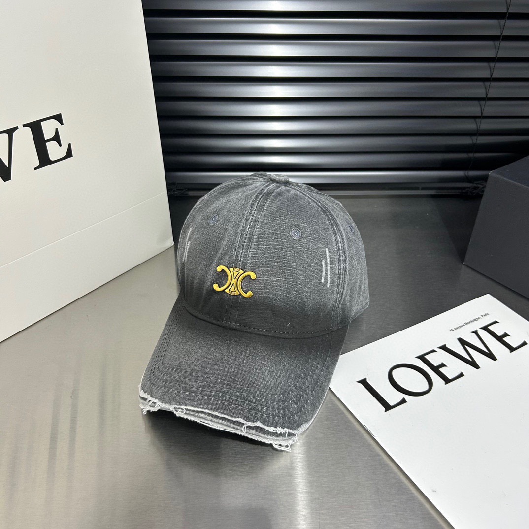 Celine de gran volumen: nueva gorra de béisbol de Celine. ¡Estilo de marca, fácil de combinar, cómprala ya! Gorras: de …