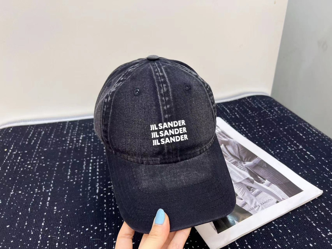 NO:202751,Running volume Jil sander new wash cotton baseball cap, personalized and fashionable style, casual and cool feeling, the same style as men and women!  Material: Cotton Head circumference: 56-58cm hat Fisherman's hat Baseball hat Knitted hat, hat, jil sander, espadrilles, hats19860909跑量 Jil sander 新款洗水棉布棒球帽,个性时尚款 休闲带点酷酷的感觉,男女同款！ 材质:棉 头围:56-58cm均可帽子渔夫帽棒球帽针织帽,帽子,jil sander,espadrilles,hats,hat