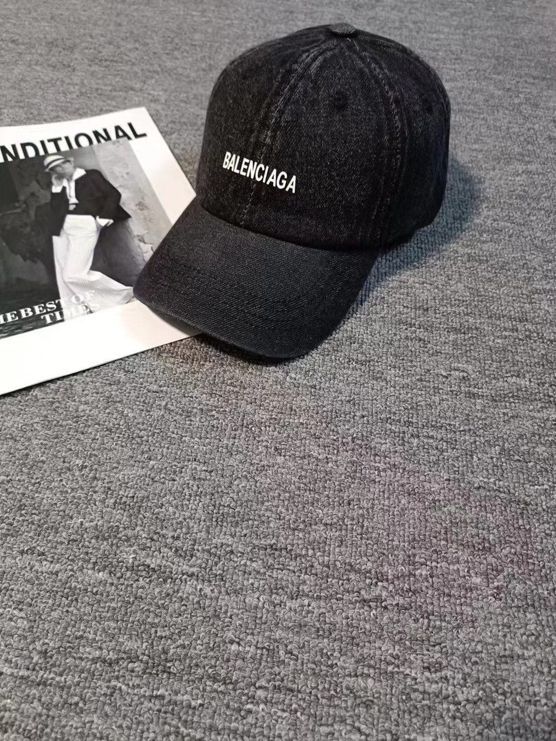 NO:202743,Running volume Balenciaga denim new baseball cap, a bonus tool for daily commuting matching, classic plain hat shape is very versatile, adjustable design is friendly to all head shapes, hats, fisherman hat baseball cap knit hat, hat, balenciaga, espadrilles, hats19860909跑量 巴黎世家牛仔色新款棒球帽 日常通勤搭配的加分神器 经典素色帽型非常百搭 可调节的设计对各种头型都友好帽子渔夫帽棒球帽针织帽,帽子,balenciaga,espadrilles,hats,hat