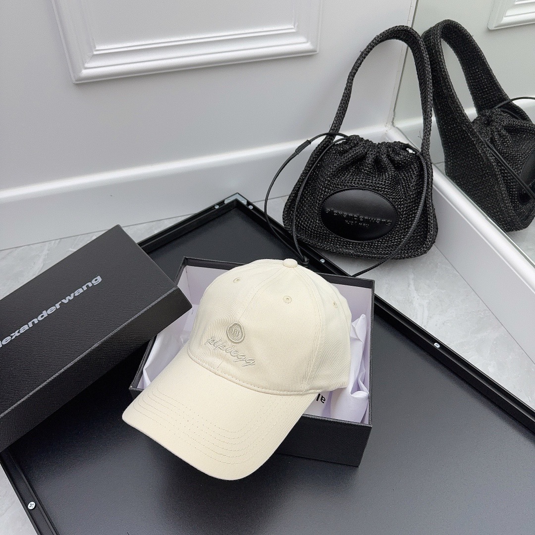 NO:202727,Running quantity, smiley baseball cap, high quality custom logo, material: cotton, head circumference: 56-58, can be used for hat, fisherman's hat, baseball cap, knit hat, hat, espadrilles, hats19860909跑量 笑脸棒球帽 高品质定制logo 材质:棉 头围:56-58均可帽子渔夫帽棒球帽针织帽,帽子,espadrilles,hats,hat