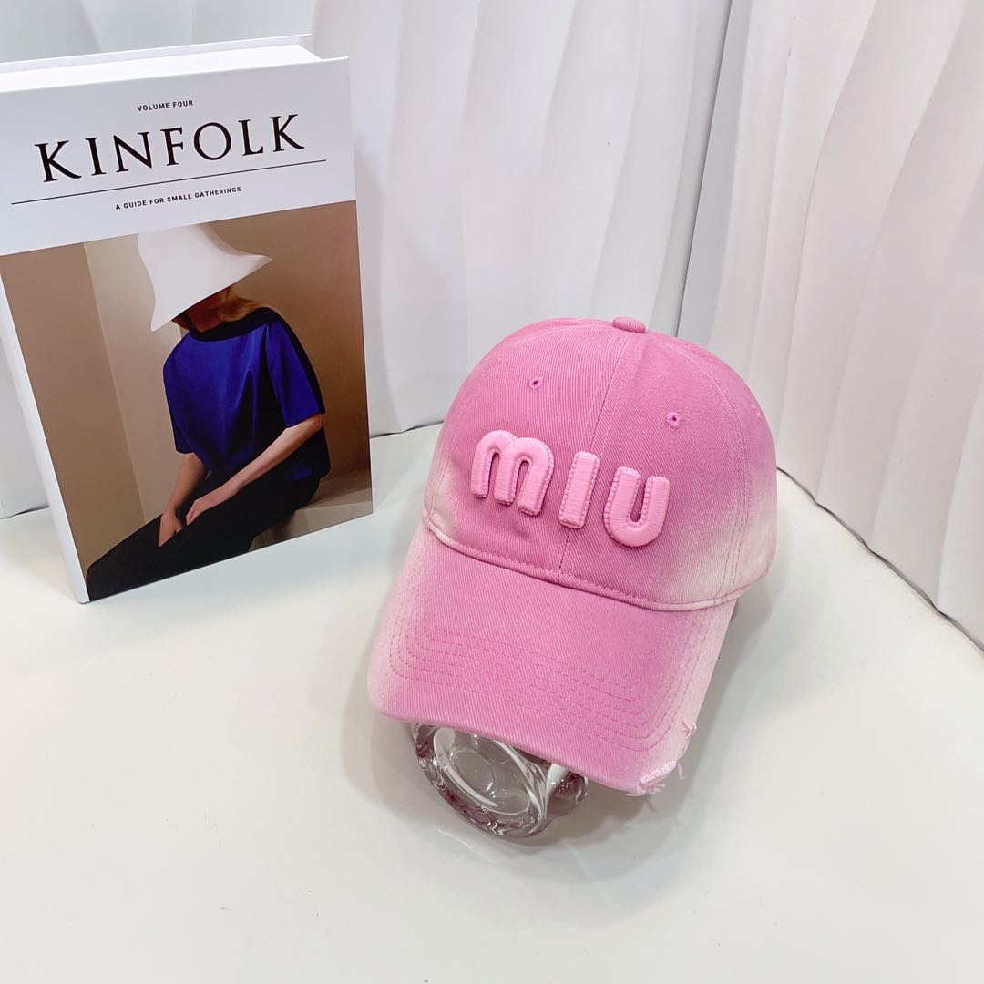 NO:203039,Running volume Miu~Broken hole made of old baseball hat Treasure item!  Old and destructive embroidered baseball cap, super small face, big head and worry-free, really handsome~hat fisherman hat baseball hat knit hat, hat, miumiu, espadrilles, hats19860909跑量 Miu～破洞做旧棒球帽 宝藏单品！做旧破坏刺绣鸭舌帽 超级显脸小 大头围无忧 真的有被帅到~帽子渔夫帽棒球帽针织帽,帽子,miumiu,espadrilles,hats,hat