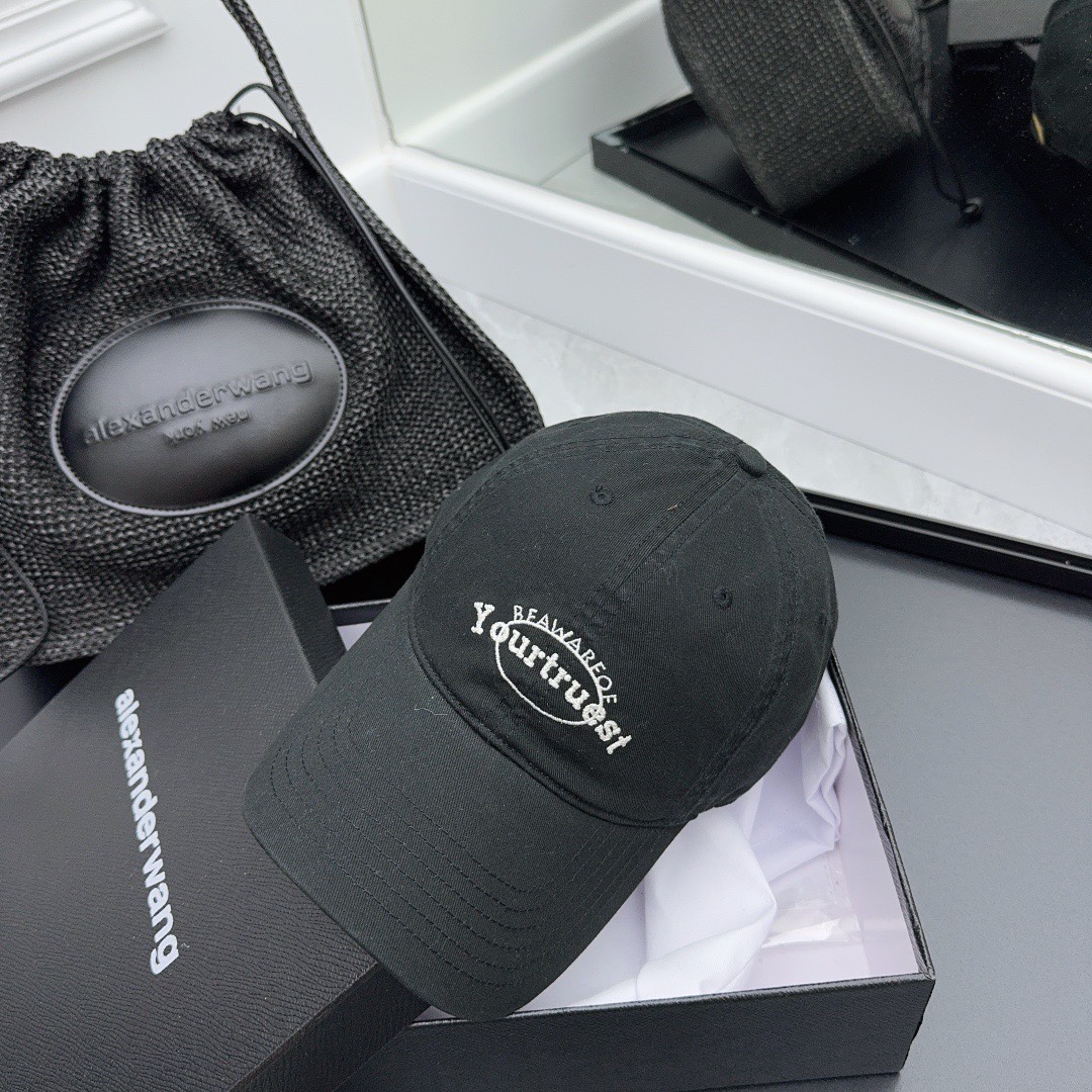 NO:203032,Running volume, new trendy baseball cap, customized style, high-end color system!  Hat fisherman hat baseball hat knit hat, hat, espadrilles,hats19860909跑量 潮牌新款棒球帽 定制版型,高级感色系！帽子渔夫帽棒球帽针织帽,帽子,espadrilles,hats,hat