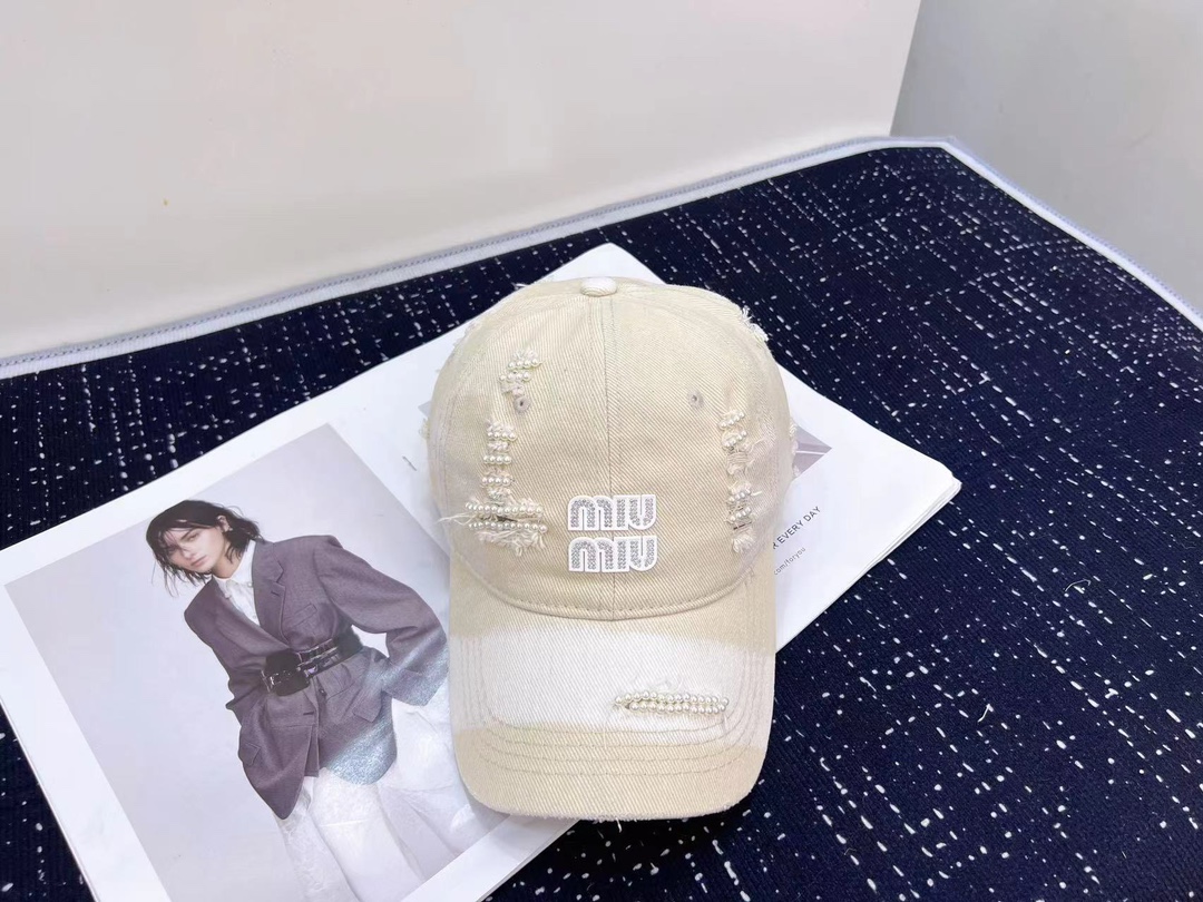NO:203384,Running volume Miu~ New heavy industry baseball cap hand-sewn pearls are beautiful!  Hat fisherman hat baseball hat knit hat, hat, miumiu, espadrilles, hats19860909跑量 Miu～新款重工棒球帽 手工缝制珍珠 美翻了！帽子渔夫帽棒球帽针织帽,帽子,miumiu,espadrilles,hats,hat