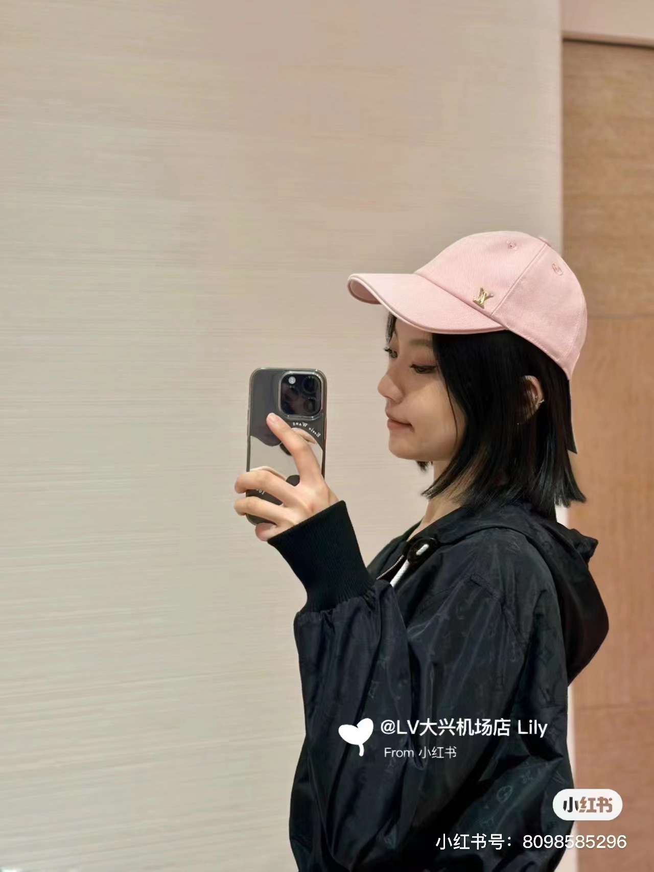 NO:204887,Running LV The embroidered baseball hats that bloggers love. The atmosphere of the trendy people is full of blessing. The hat style is hin-satisfied~ It can be matched through spring, summer, autumn and winter~ Men and women wear it all feel hats, fisherman hats, baseball hats, knit hats, hats, louis vuitton, espadrilles, hats19860909跑量 LV 博主们都爱的刺绣棒球帽 潮人的氛围感加持爆棚 帽子版型hin满意~还巨能搭 贯穿春夏秋冬~男女戴起来都是feel帽子渔夫帽棒球帽针织帽,帽子,louis vuitton,espadrilles,hats,hat