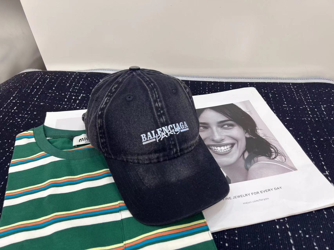 NO:204890,Running volume Balencia new baseball cap, old-fashioned craftsmanship, full of high-end style, same style for men and women!  Hat fisherman hat baseball hat knit hat, hat, balenciaga, espadrilles,hats19860909跑量 Balencia新款棒球帽 做旧工艺 高级感十足 男女同款！帽子渔夫帽棒球帽针织帽,帽子,balenciaga,espadrilles,hats,hat