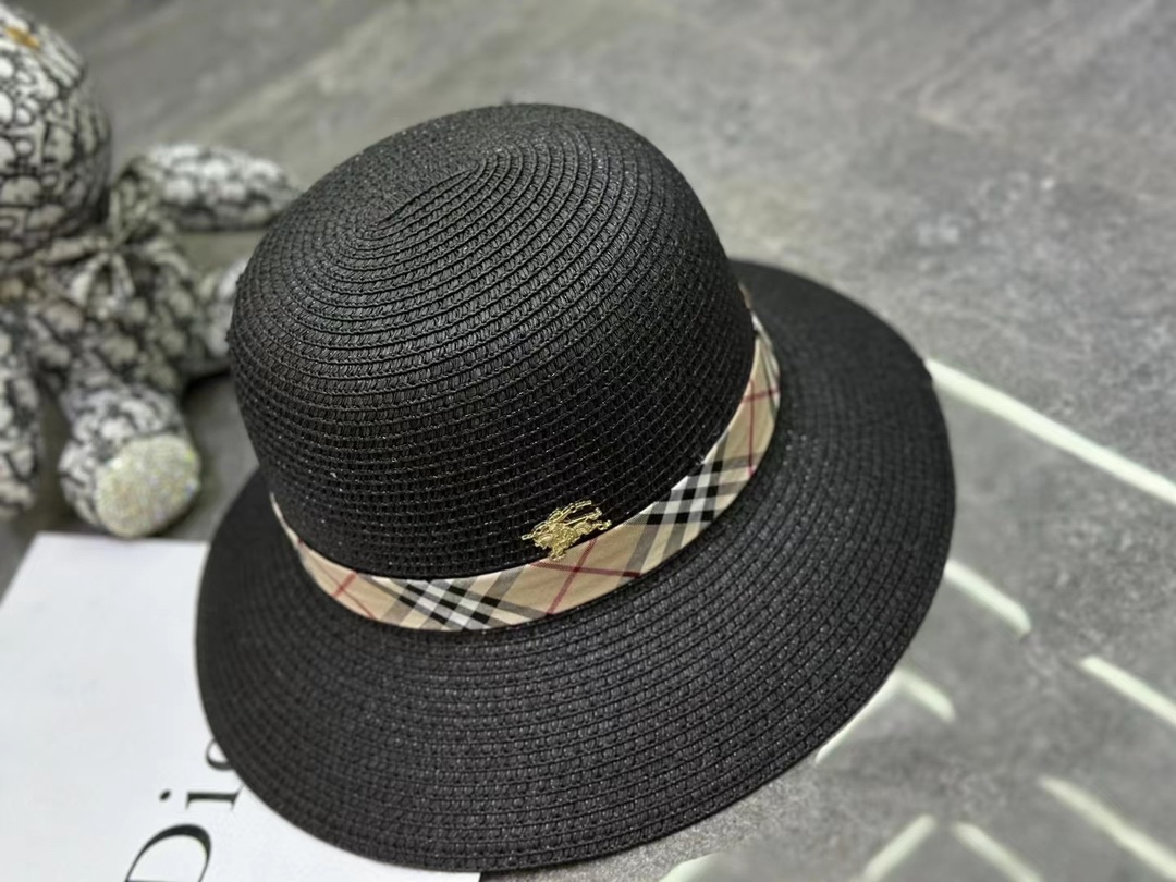 NO:205443,Running volume Bur~New basin hat pp straw basin hat Must have socialites, head circumference 57cm hat Fisherman hat Baseball hat Knitted hat, hat, burberry, espadrilles, hats19860909跑量 Bur～新款盆帽 pp草盆帽 名媛必备,头围57cm帽子渔夫帽棒球帽针织帽,帽子,burberry,espadrilles,hats,hat