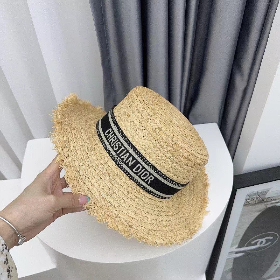 NO:205463,Running volume: D's huge and versatile Rafi hat!  The summer atmosphere is full of appointment at the beach during the May Day holiday. Wear it directly on the hat, fisherman's hat, baseball hat, knit hat, hat, dior, espadrilles, hats19860909跑量 D家巨百搭的拉菲草帽！ 毛边设计 夏季氛围感十足 五一小长假海边约起 直接戴上它帽子渔夫帽棒球帽针织帽,帽子,dior,espadrilles,hats,hat