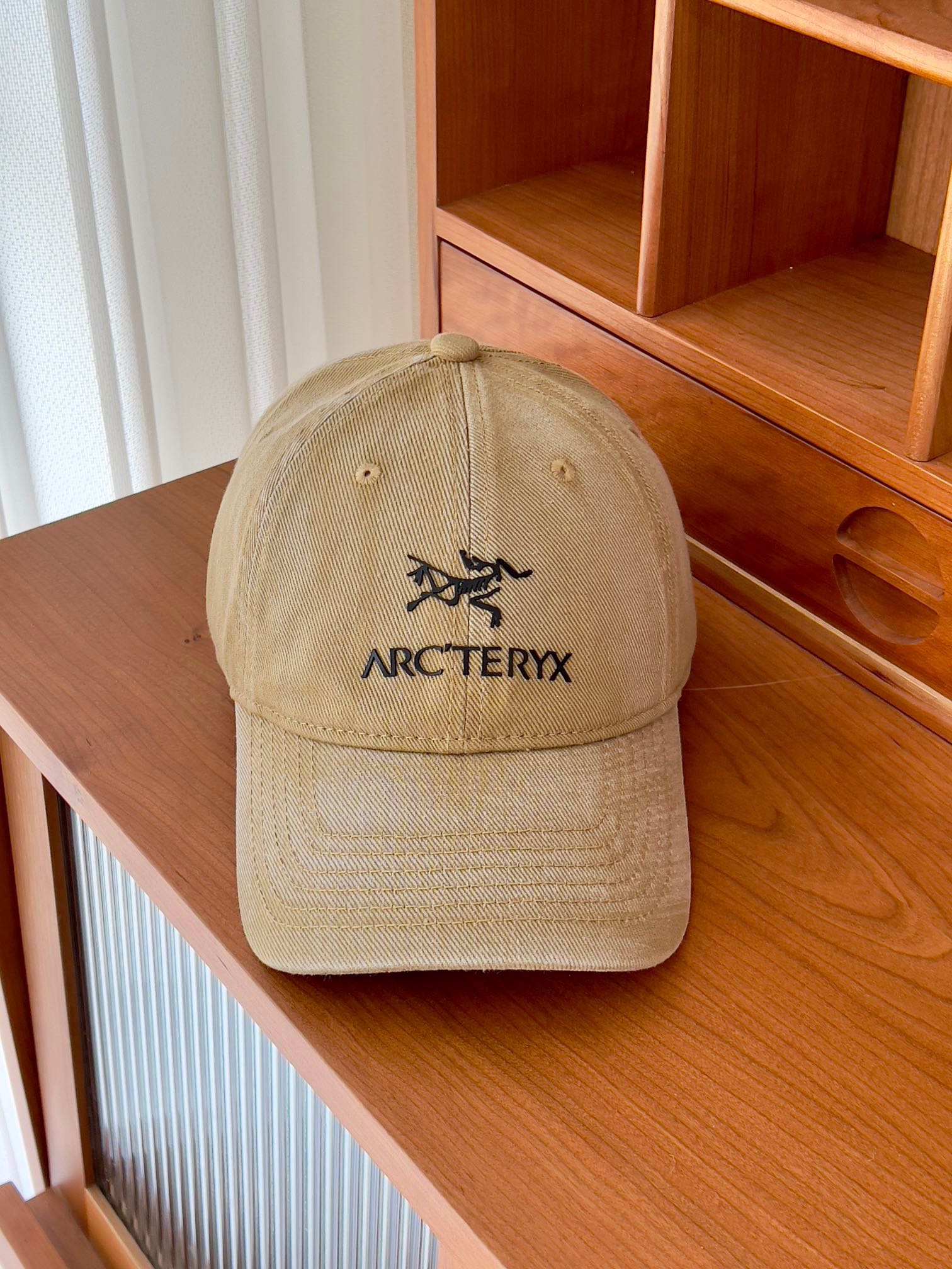 NO:206799,Running volume Archaeopteryx new baseball cap, a bonus tool for daily commuting matching, classic plain hat shape is very versatile, adjustable design is friendly to all head shapes, hat straw hat fisherman hat baseball cap, hat arc'teryx, espadrilles, hats19860909跑量 始祖鸟新款棒球帽 日常通勤搭配的加分神器 经典素色帽型非常百搭 可调节的设计对各种头型都友好帽子草帽渔夫帽棒球帽,帽子arc'teryx,espadrilles,hats,hat