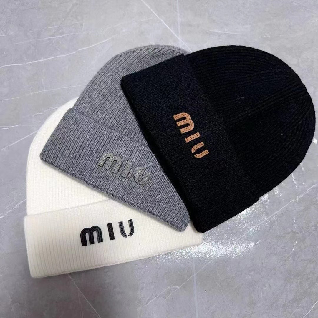 NO:206815,Running MIU~New autumn and winter cold hat knitted hats are super soft and elastic, very warm, and have a wonderful shape!  Hat Straw Hat Fisherman Hat Baseball Hat, Hats, Miumiu, espadrilles, hats19860909跑量 MIU～秋冬新款冷帽针织帽 超级软弹力超级大,非常保暖,凹造型绝了！帽子草帽渔夫帽棒球帽,帽子,miumiu,espadrilles,hats,hat