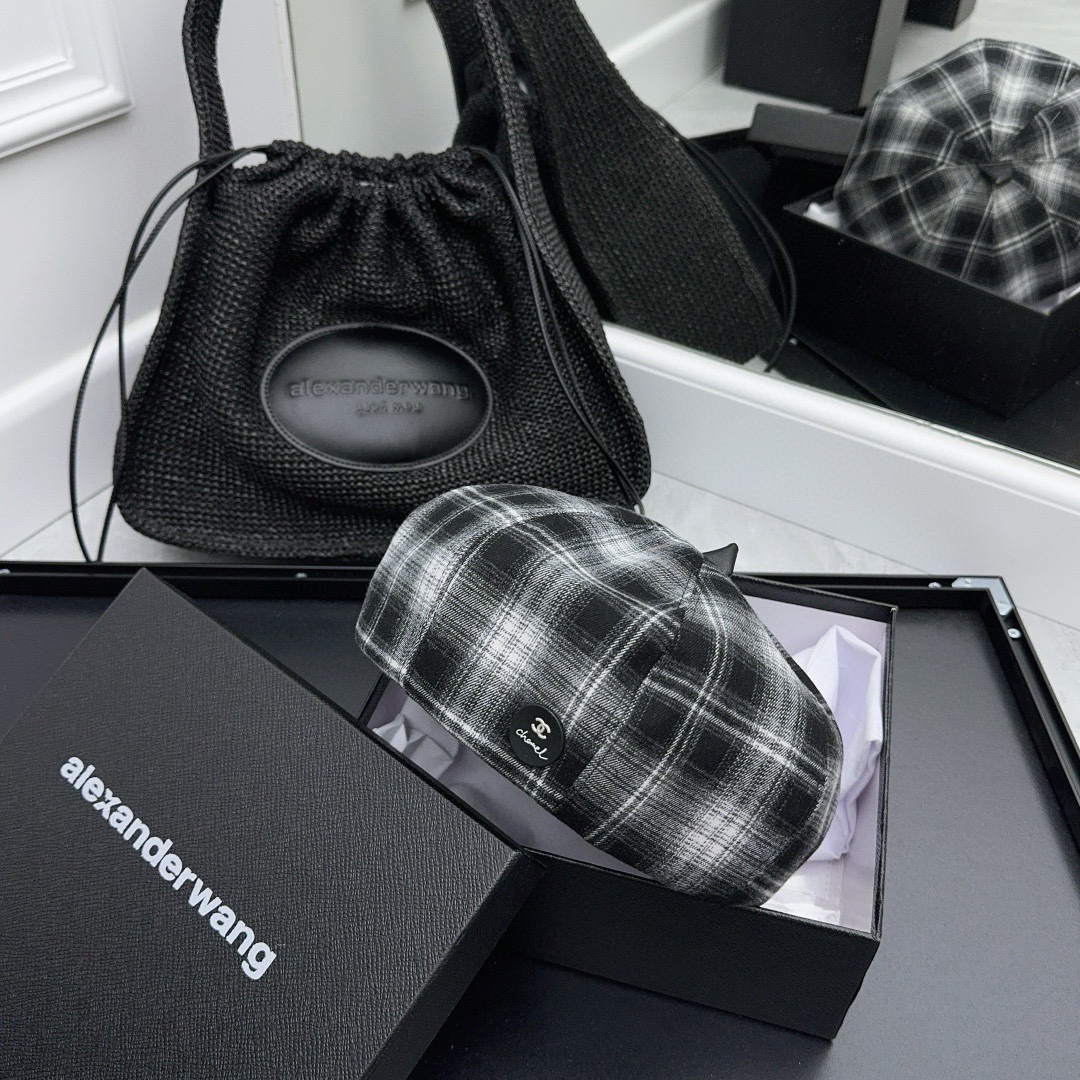NO:206818,Running volume Xiaoxiang~customized beret Very attractive plaid fabric Japanese retro splicing style~hat straw hat fisherman hat baseball hat, hat, espadrilles,hats19860909跑量 小香～定制版贝雷帽 很耐看的格纹面料 日系复古拼接款～帽子草帽渔夫帽棒球帽,帽子,espadrilles,hats,hat