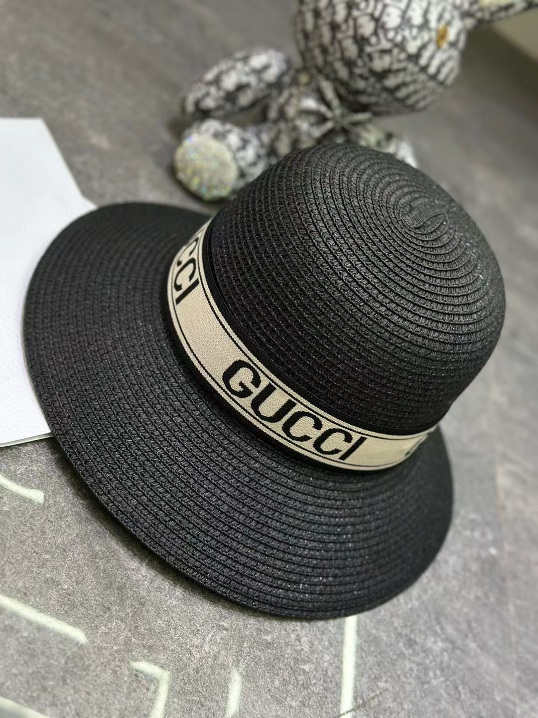 NO:207483,Running volume Gucc~Spring and summer ice silk PP straw pot hat color-blocking decoration, beautiful and elegant, light and comfortable to wear!  Head circumference is 58cm adjustable!  Hat Straw Hat Fisherman Hat Baseball Hat, Hats, Gucci, espadrilles, hats19860909跑量 Gucc～春夏款冰丝PP草盆帽 拼色装饰,好看优雅,佩戴轻盈舒适！ 头围58cm 可调节！帽子草帽渔夫帽棒球帽,帽子,gucci,espadrilles,hats,hat