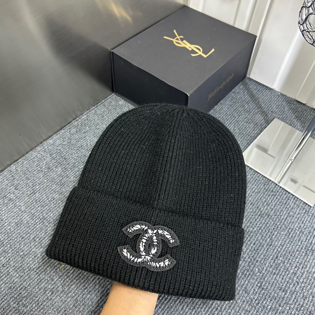 NO:207488,Running volume [Chanel ~] New knitted cold hat, classic counter style, male and female hat straw hat fisherman hat baseball hat, hat, chanel, espadrilles, hats19860909跑量【香奈儿～】新款针织冷帽,专柜经典款,男女通用帽子草帽渔夫帽棒球帽,帽子,chanel,espadrilles,hats,hat