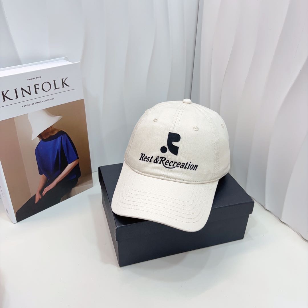 NO:207498,Running volume, new trendy baseball caps, the color is so special~ Close your eyes, all white in color hats, straw hats, fisherman hats, baseball caps, hats, espadrilles, hats19860909跑量 潮牌新款棒球帽 颜色做的太特别了～ 闭眼入 全是显白的颜色帽子草帽渔夫帽棒球帽,帽子,espadrilles,hats,hat