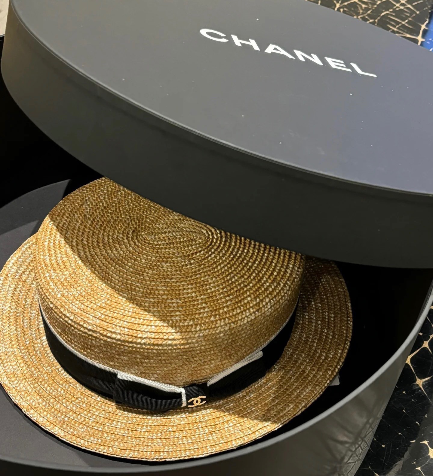 NO:207497,Running volume Customized model No quality issues No return or exchange New model The same style in the counter Elegant temperament Natural straw material Hat Straw hat Fisherman's hat Baseball hat, hat, espadrilles, hats19860909跑量 定制款 无质量问题不退换 新款 专柜同款 优雅气质天然麦秆草材质 帽子草帽渔夫帽棒球帽,帽子,espadrilles,hats,hat