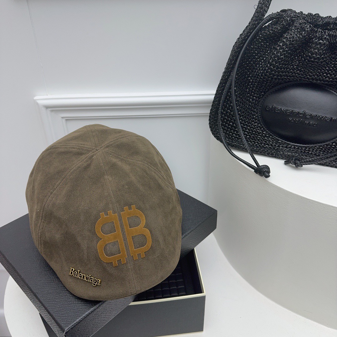 NO:207541,Running volume: Balenciaga new style, super strong retro atmosphere, forward hat, early autumn deerskin suede fabric, super quality!  Hat Straw Hat Fisherman Hat Baseball Hat, Hats, Balenciaga, espadrilles, hats19860909跑量 巴黎世家新款 超浓的复古气息前进帽 早秋鹿皮绒面料 品质感超强！帽子草帽渔夫帽棒球帽,帽子,balenciaga,espadrilles,hats,hat
