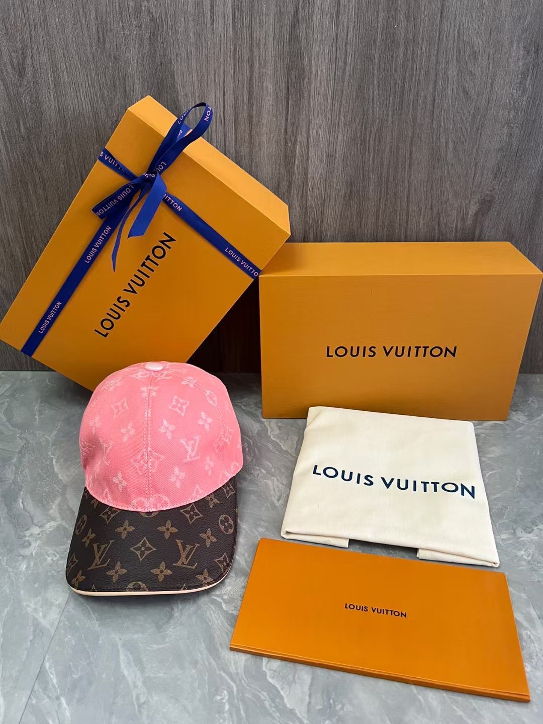 NO:208077,Running quantity Donkey family leather baseball hat, leather hat brim, very textured, don't look too good when going out to match hat, straw hat, fisherman hat, baseball hat, hat, louis vuitton, louis vuitton, espadrilles, hats19860909跑量 驴家拼皮棒球帽 拼皮帽檐,很有质感, 出街搭配不要太好看帽子草帽渔夫帽棒球帽,帽子,louis vuitton,louis vuitton,espadrilles,hats,hat