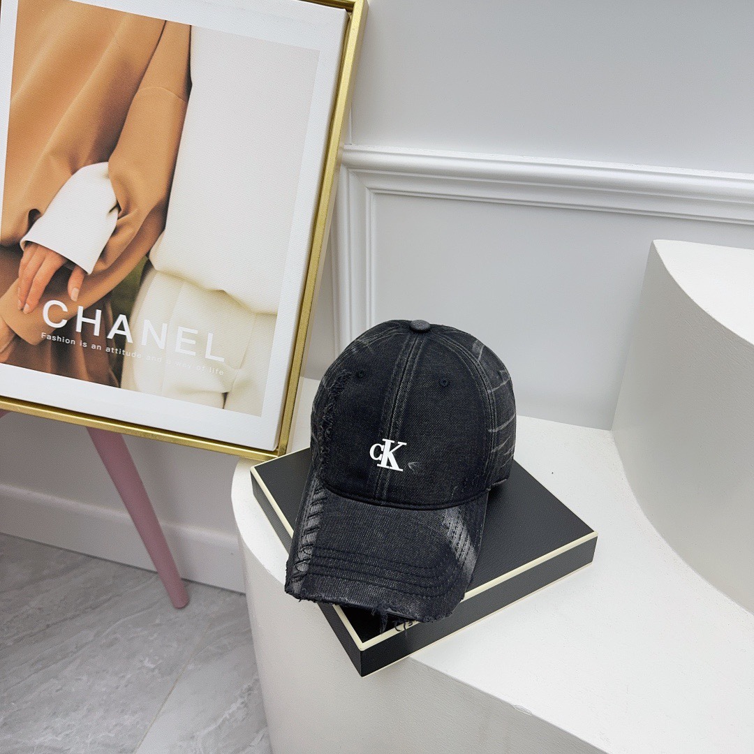 NO:208651,Running volume CK baseball cap spot hand-cut hole design sense hat straw hat fisherman hat baseball cap, hat, espadrilles,hats19860909跑量 CK棒球帽现货 手工裁剪破洞 设计感十足帽子草帽渔夫帽棒球帽,帽子,espadrilles,hats,hat