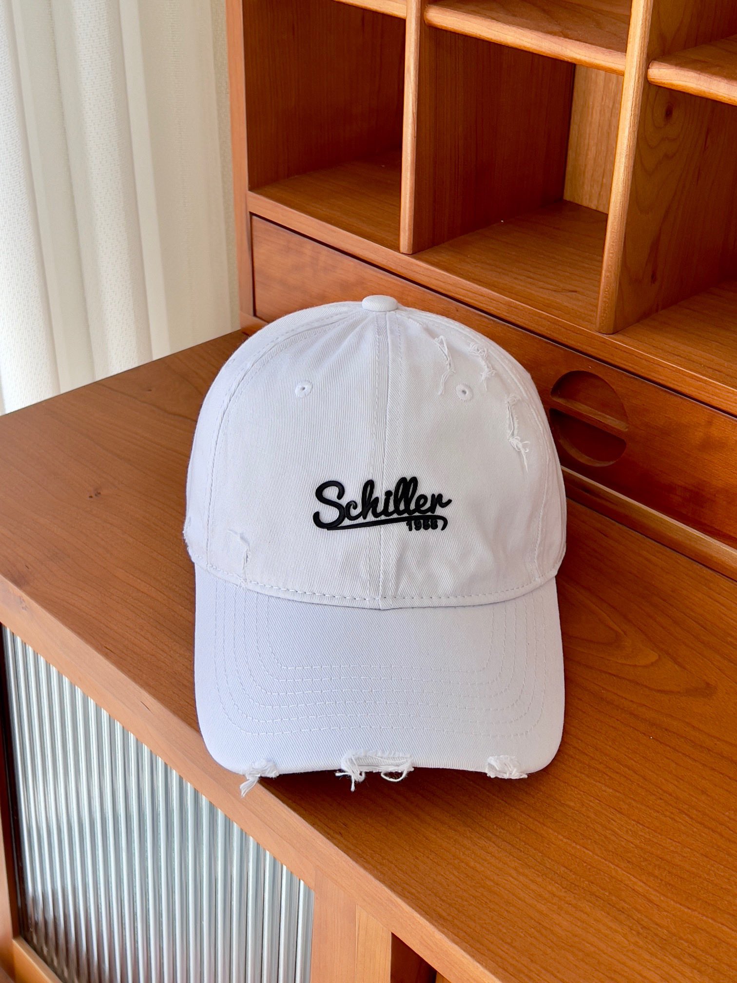 NO:208648,Running volume trendy brand baseball hat spot hand-cut hole design sense hat straw hat fisherman hat baseball hat, hat, espadrilles,hats19860909跑量 潮牌棒球帽现货 手工裁剪破洞 设计感十足帽子草帽渔夫帽棒球帽,帽子,espadrilles,hats,hat