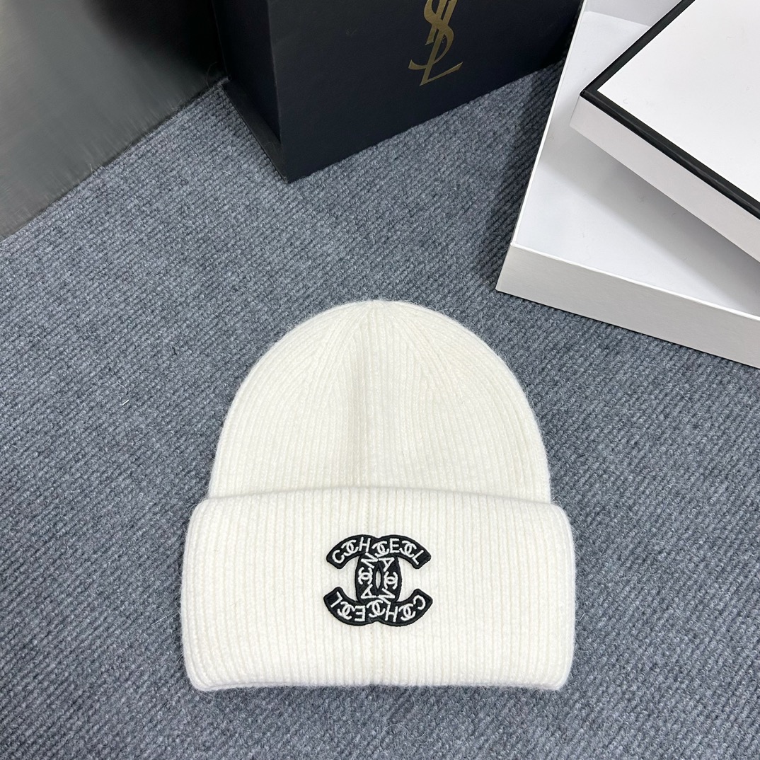 NO:208673,Running volume Chanel Angora rabbit wool knitted thick flip wool hat at the end of the year. The super fairy knitted hat of Angora rabbit wool, the color is very sweet, huge and versatile, not picky in the head shape, and the touch is extremely soft and glutinous. High elastic rabbit wool not deformed hat Straw hat Fisherman's hat Baseball hat, hat, chanel, espadrilles, hats19860909跑量 香奈儿秋冬安哥拉兔毛羊毛针织厚翻边毛线帽 年末重磅高颜值仙女针织帽,超仙的安哥拉兔羊毛, 色系很甜美,巨百搭,不挑头型,手感软糯无比 高弹力兔羊毛不变形帽子草帽渔夫帽棒球帽,帽子,chanel,espadrilles,hats,hat