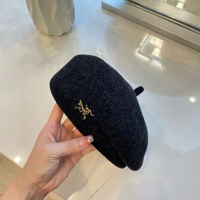 NO:209335,Running volume Archaeoptera bird new style chenille semi-shaped beret painter hat Chenille autumn and winter fabric, very high-end hat straw hat fisherman hat baseball hat, hat arc'teryx, espadrilles,hats19860909跑量 始祖鸟新款雪尼尔半定型贝雷帽 画家帽 雪尼尔秋冬面料,很高级～帽子草帽渔夫帽棒球帽,帽子arc'teryx,espadrilles,hats,hat