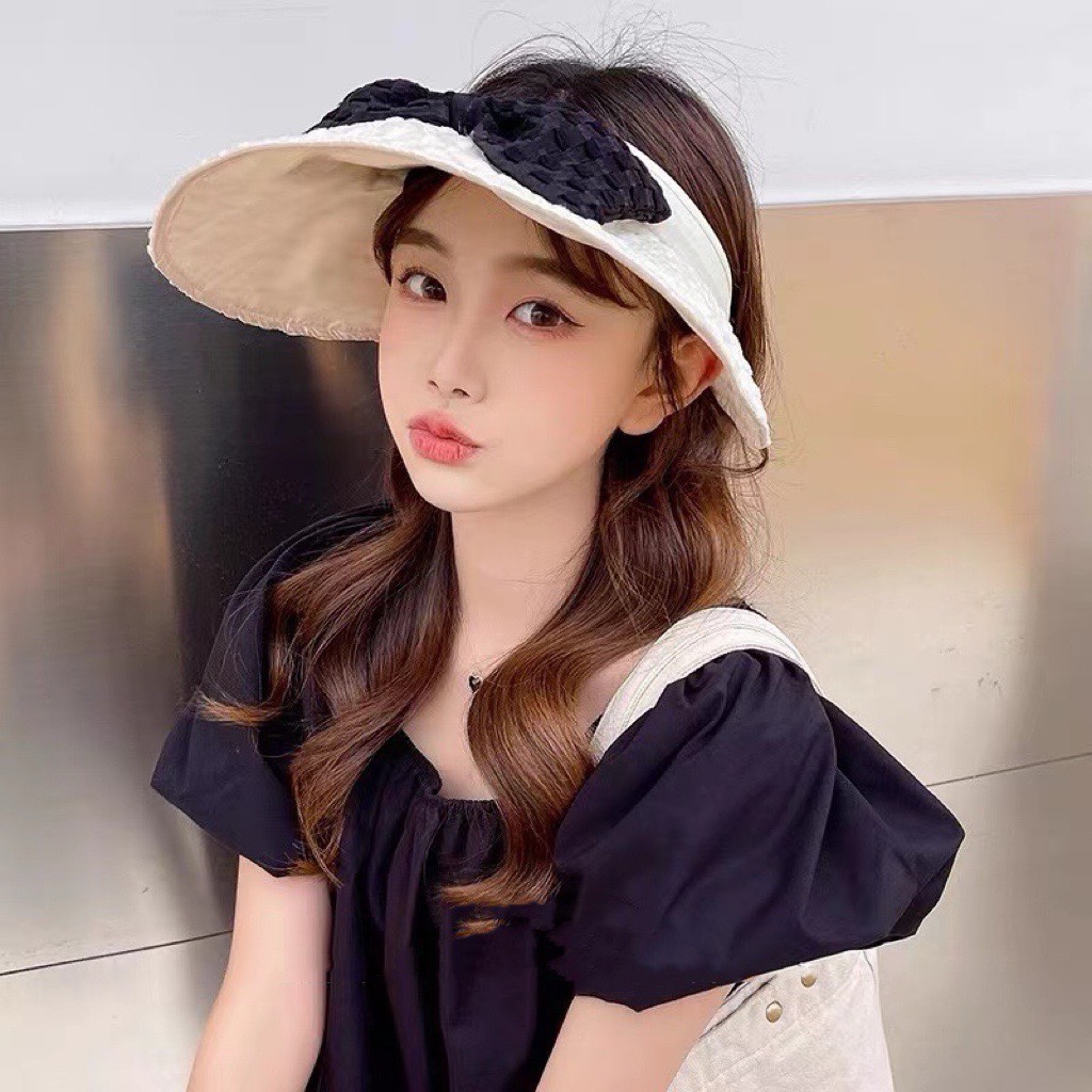 2025s Valentino Bubble Bow Empty Top Hat This year