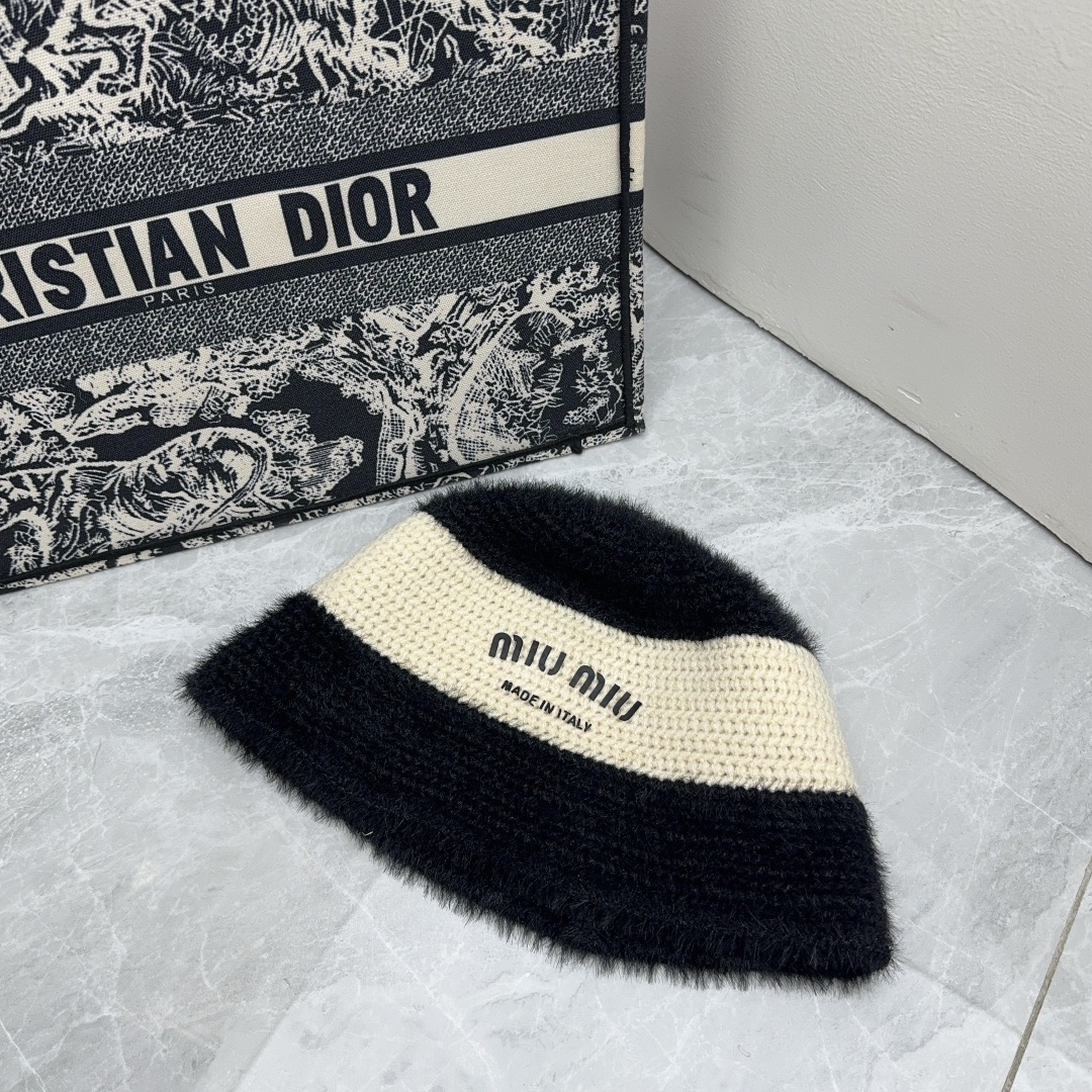 Venta rápida MiuMiu nuevo sombrero de cuenca clásico otoño-invierno