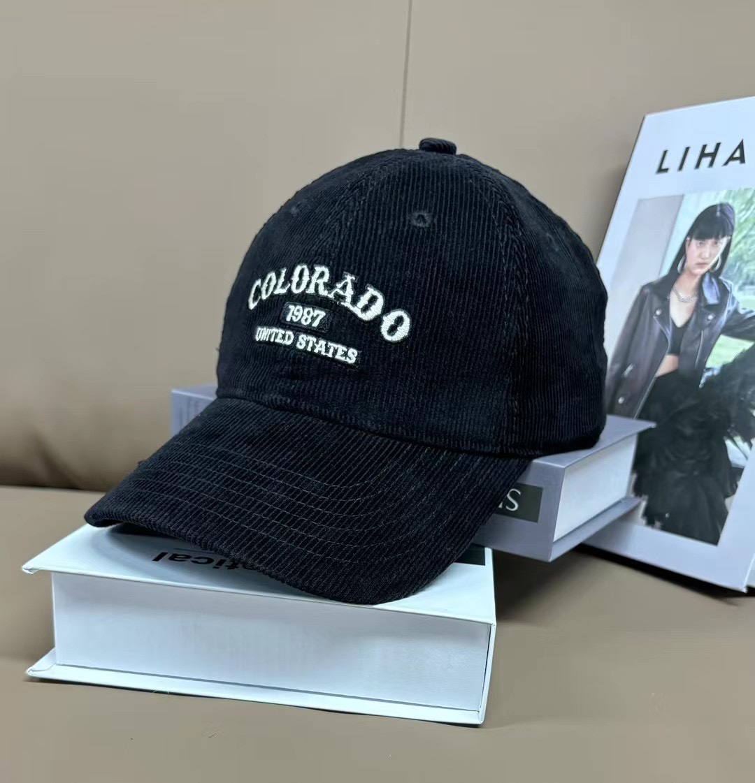 NO:210901,Running volume, the new trendy brand gold velvet baseball cap is very good to match, the lazy style is displayed in minutes, the face is bare-faced and the color combination is super tasteful. It is so recommended, whoever wears it looks good!  !  !  Hat Straw Hat Fisherman Hat Baseball Hat, Hats, espadrilles, hats19860909跑量 潮牌新款金丝绒棒球帽 款式很好搭配,慵懒风分分钟展现,素颜显脸小拼色超有品味 太推荐了,谁戴谁好看！！！帽子草帽渔夫帽棒球帽,帽子,espadrilles,hats,hat