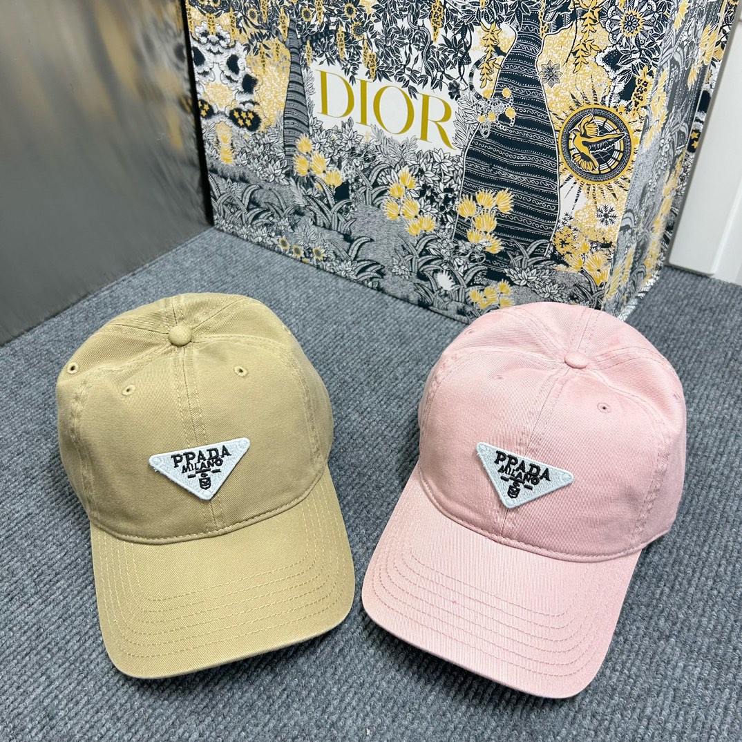 NO:211899,Running volume Prada new baseball cap custom hard top pure cotton hat positive hat style men and women hat fisherman hat baseball cap knit hat, hat, prada, espadrilles, hats19860909跑量 Prada新款棒球帽 定制版硬顶 纯棉 帽型正 男女同款帽子渔夫帽棒球帽针织帽,帽子,prada,espadrilles,hats,hat