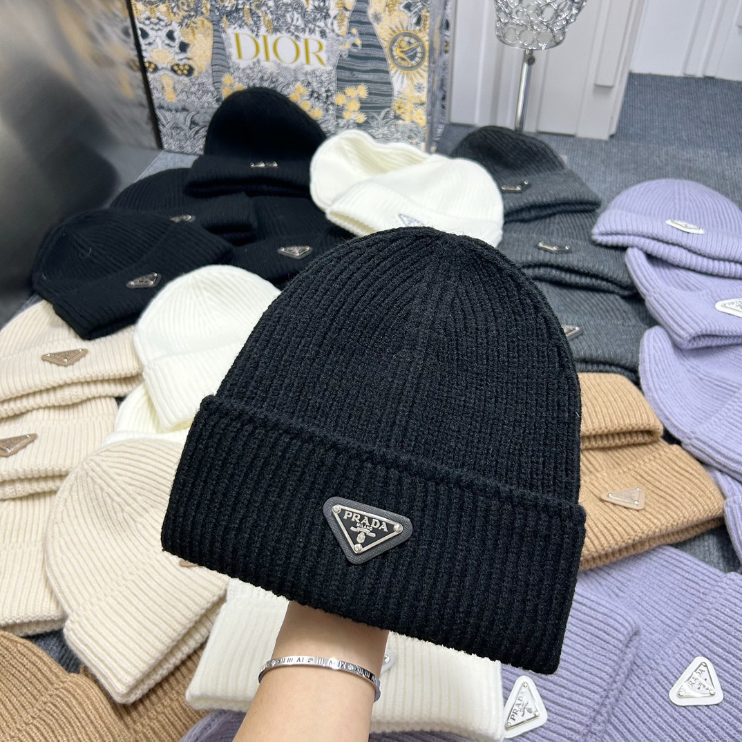 NO:212359,Running volume Prada autumn and winter new cold hat knit hat is super soft and elastic, very warm, and has a wonderful shape!  Hat fisherman hat baseball hat knit hat, hat, prada, espadrilles, hats19860909跑量 Prada秋冬新款冷帽针织帽 超级软弹力超级大,非常保暖,凹造型绝了！帽子渔夫帽棒球帽针织帽,帽子,prada,espadrilles,hats,hat
