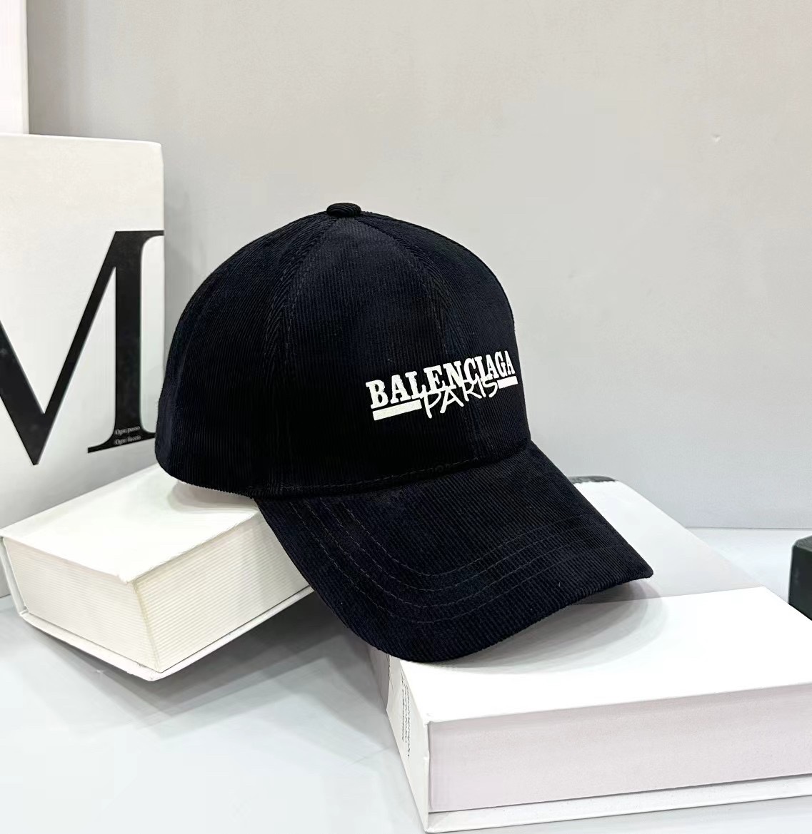 NO:212354,Running volume, the new trendy brand gold velvet baseball cap is very good to match, the lazy style is displayed in minutes, the face is bare-faced and the color combination is super tasteful. It is so recommended, whoever wears it looks good!  !  !  Hat fisherman hat baseball hat knit hat, hat, espadrilles,hats19860909跑量 潮牌新款金丝绒棒球帽 款式很好搭配,慵懒风分分钟展现,素颜显脸小拼色超有品味 太推荐了,谁戴谁好看！！！帽子渔夫帽棒球帽针织帽,帽子,espadrilles,hats,hat