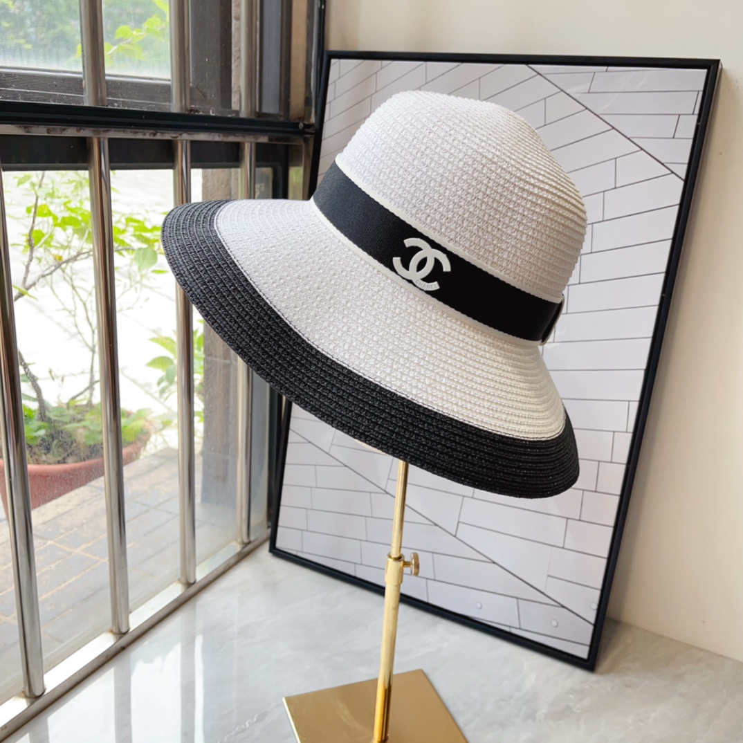 NO:212937,Running volume ch@nel Xiaoxiang new large-brimmed sun protection straw hat. A must-have sun protection item on the street in the hot summer. It is also perfect for appointment at the beach. Breathable cotton hats, fisherman hats, baseball hats, knit hats, hats, espadrilles, hats19860909跑量 ch@nel小香新款大檐遮阳防晒草帽 炎炎夏日出街必备防晒单品, 海边约起也妥妥滴,透气棉四季可佩戴帽子渔夫帽棒球帽针织帽,帽子,espadrilles,hats,hat
