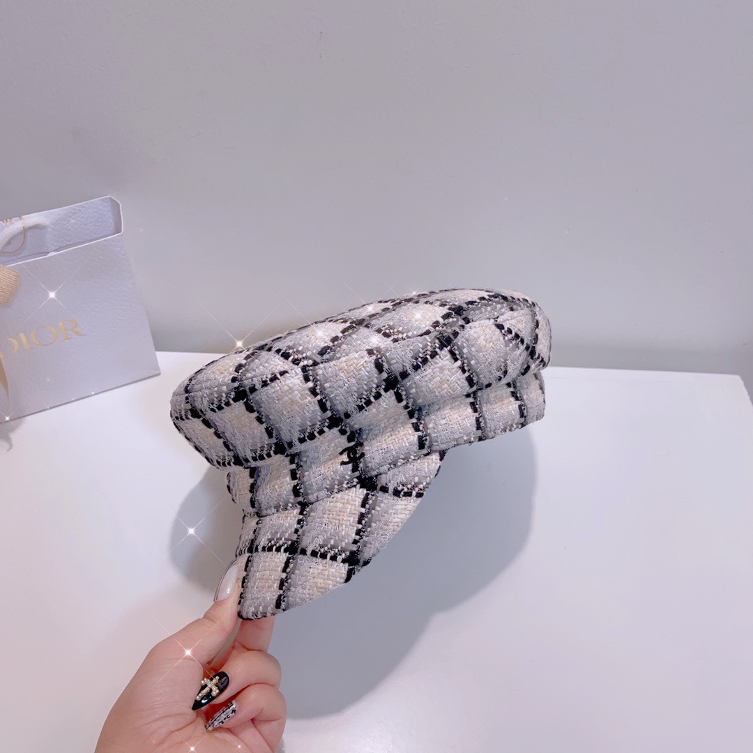 NO:212951,Running volume ch@nel Xiaoxiang new coarse-spoken Nizi Xiaoxiang style news boy hat military cap, full of fairy spirit!  The hat shape is perfect!  The lines are smooth and perfect!  The color is invincible, and fragrant powder will be included!  Hat fisherman hat baseball hat knit hat, hat, espadrilles,hats19860909跑量 ch@nel小香新款粗纺妮子小香风报童帽 军帽,仙气十足！帽型设计完美！ 线条流畅完美！色系无敌了,香粉必入！帽子渔夫帽棒球帽针织帽,帽子,espadrilles,hats,hat