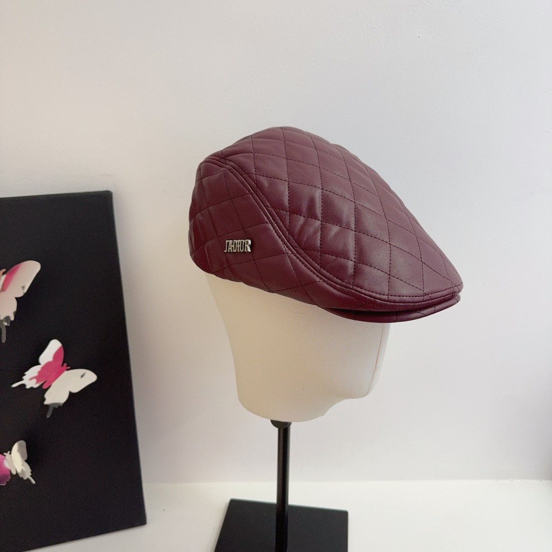 NO:214187,Running volume Dior ~ Classic diamond plaid front hat, high-end model, very soft leather, super elegant!  Hat fisherman hat baseball hat knit hat, hat, dior, espadrilles,hats19860909跑量 Dior～经典菱形格纹前进帽 高级款,皮质很软,超有气质！帽子渔夫帽棒球帽针织帽,帽子,dior,espadrilles,hats,hat