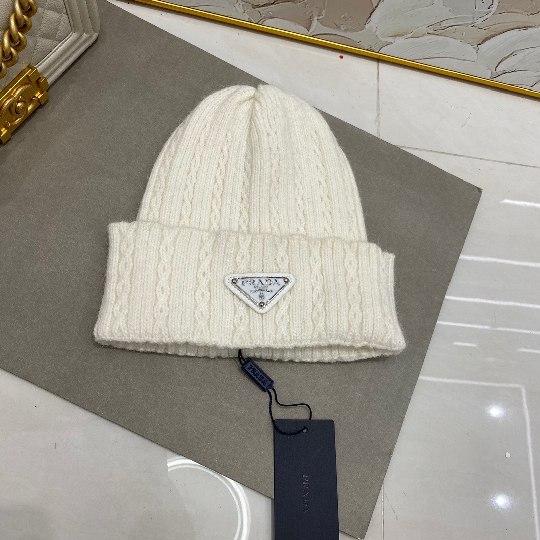 NO:214360,Running volume Prada ~ High-version new three-dimensional logo rabbit fur twist knit hat hat fisherman hat baseball hat knit hat, hat, prada, espadrilles, hats19860909跑量 Prada～高版本新款立体logo兔毛麻花针织帽帽子渔夫帽棒球帽针织帽,帽子,prada,espadrilles,hats,hat