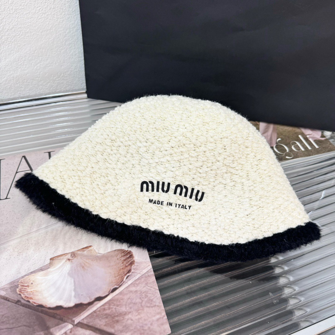 NO:214607,Running volume MiuMiu vanatage medieval fisherman hat knitted circle plush style very cute one single size 4 color hat fisherman hat baseball hat knit hat, hat, miumiu, espadrilles,hats19860909跑量 MiuMiu vanatage 中古渔夫帽 针织圈圈毛绒款非常可爱的一款均码 4色帽子渔夫帽棒球帽针织帽,帽子,miumiu,espadrilles,hats,hat