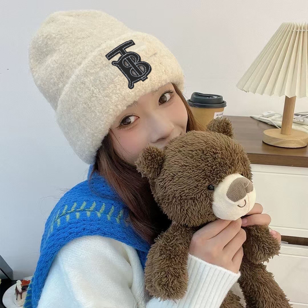 NO:214618,Running volume Bur winter new Teddy roll knit hat A hat with strong wrapping strength Thick fabric Maillard color, closed eyes and rush!  Hat fisherman hat baseball hat knit hat, hat, burberry, espadrilles, hats19860909跑量 Bur冬季新款泰迪卷针织帽 包裹性很强的一款帽子 厚实的面料 美拉德色系 闭眼冲！帽子渔夫帽棒球帽针织帽,帽子,burberry,espadrilles,hats,hat