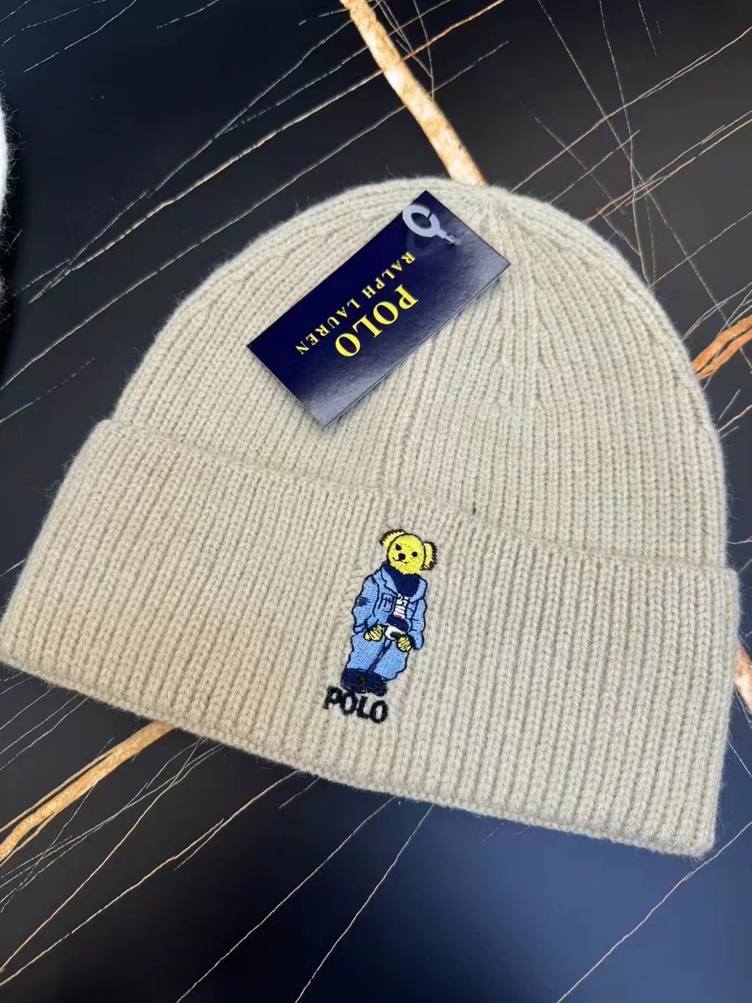 NO:215060,Running volume Polo ~ autumn and winter hot cold hat Knitted wool style versatile small items with closed eyes All size hat Fisherman hat Baseball hat Knitted hat, hat, espadrilles, hats19860909跑量 Polo～秋冬爆款冷帽 针织羊毛款 闭眼入的百搭小单品 均码帽子渔夫帽棒球帽针织帽,帽子,espadrilles,hats,hat