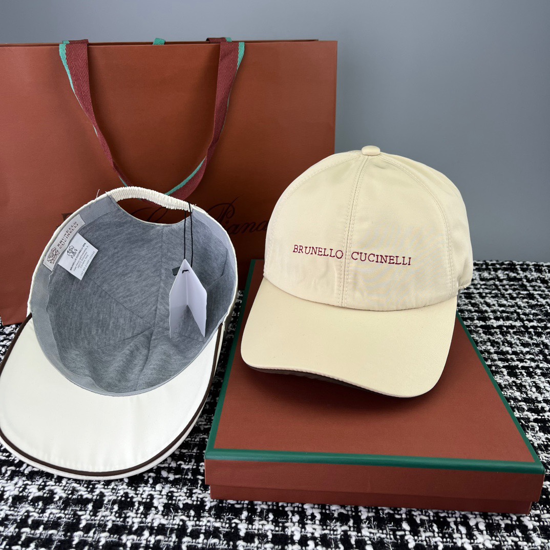 NO:215067,Running volume BC new model soft top design, diverse colors, relaxed and elegant temperament~ He Lianchao and Cai Wenjing are the same style. About the material, made of Wind microfiber processed by waterproof and windproof Storm System, the front of the hat is the same color LP logo, very exquisite embroidery technology, the lining is a plaid face, and the back is elastic design, which is comfortable and breathable to wear. Hats, fisherman hat, baseball hat, knitted hat, hat, loro piana, espadrilles, hats19860909跑量 BC新款 软顶设计,多元色彩,松弛又带优雅气质～何连超、蔡文静同款. 关于材质经过防水防风Storm System 处理的Wind微纤维定制而成,帽子正面是同色系 LP标志,非常精致的刺绣工艺,内衬是格子面部,后面是弹力设计,戴起来舒适透气.帽子渔夫帽棒球帽针织帽,帽子,loro piana,espadrilles,hats,hat