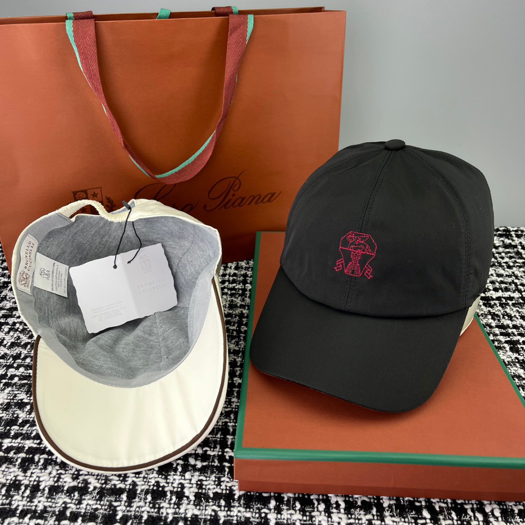 NO:215069,Running volume, new brand style, soft top design, diverse colors, relaxed and elegant temperament~ He Lianchao and Cai Wenjing are the same style. The material is customized by Wind microfiber processed by waterproof and windproof Storm System. The front of the hat is the same color LP logo, very exquisite embroidery technology, the lining is a plaid face, and the back is elastic design, which is comfortable and breathable to wear. Hats, fisherman hat, baseball hat, knitted hat, hat, loro piana, espadrilles, hats19860909跑量 潮牌新款 软顶设计,多元色彩,松弛又带优雅气质～何连超、蔡文静同款. 关于材质经过防水防风Storm System 处理的Wind微纤维定制而成,帽子正面是同色系 LP标志,非常精致的刺绣工艺,内衬是格子面部,后面是弹力设计,戴起来舒适透气.帽子渔夫帽棒球帽针织帽,帽子,loro piana,espadrilles,hats,hat