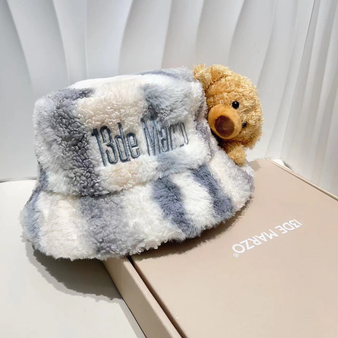NO:215181,Running volume, popular 13DeMarz bear fisherman hat, cute age-reducing little brown bear, lazy and cute, details control look very comfortable. Head circumference: 58cm hat, fisherman hat, baseball hat, knit hat, hat, espadrilles, hats19860909跑量 爆款13DeMarz小熊渔夫帽 可爱减龄小棕熊,慵懒呆萌,细节控看着都很舒适啊 头围:58cm帽子渔夫帽棒球帽针织帽,帽子,espadrilles,hats,hat