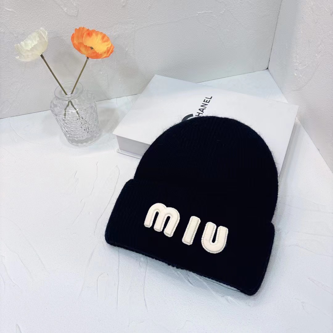 NO:215463,Running volume MiuMiu ~ Angora rabbit wool knitted thick flip wool hat at autumn and winter. Heavy high-value fairy knitted hat at the end of the year. The super fairy Angora rabbit wool is very sweet in color, huge and versatile, not picky in head shape, and the touch is extremely soft and glutinous. High elastic rabbit wool not deformed hat Fisherman's hat Baseball hat Knitted hat, hat, miumiu, espadrilles, hats19860909跑量 MiuMiu～秋冬安哥拉兔毛羊毛针织厚翻边毛线帽 年末重磅高颜值仙女针织帽,超仙的安哥拉兔羊毛, 色系很甜美,巨百搭,不挑头型,手感软糯无比 高弹力兔羊毛不变形帽子渔夫帽棒球帽针织帽,帽子,miumiu,espadrilles,hats,hat